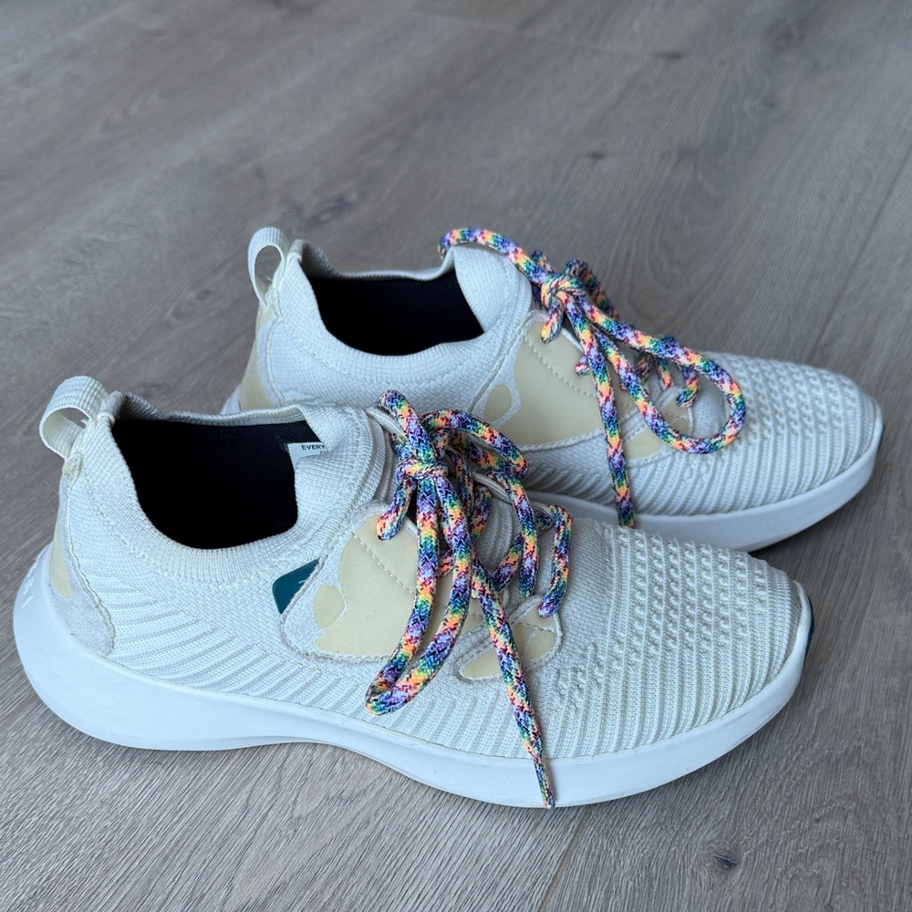 Vessi Everyday Move Polar White Sneakers with Colorful Laces Sz 6